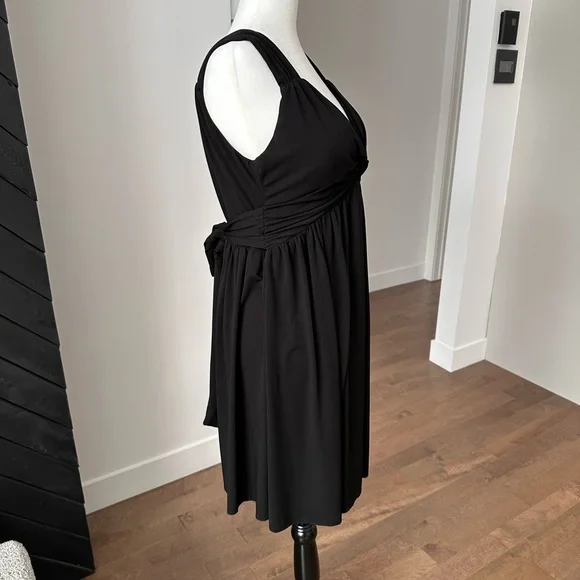 PERFECT LITTLE BLACK DRESS - Picture 3 of 8